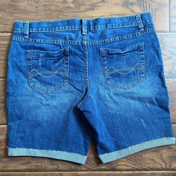 Mossimo Juniors Jean Shorts - Picture 2 of 10